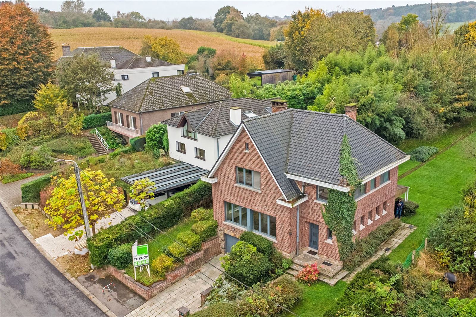 Woning met 3 slaapkamers, garage en tuin foto 2