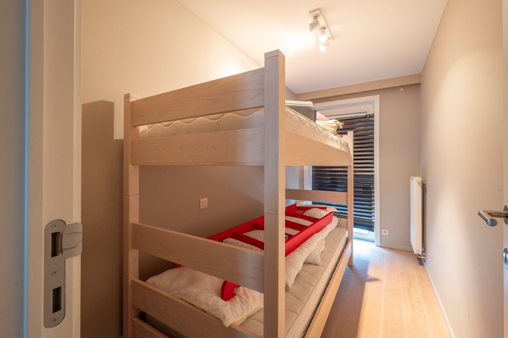 Gemeubeld: leuk en cozy appartement met 2 slpk en zijdelings zeezicht! foto 8