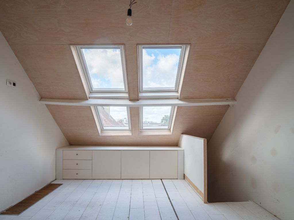 Lichtrijke en instapklare woning met stadskoer nabij Gent Centrum foto 12