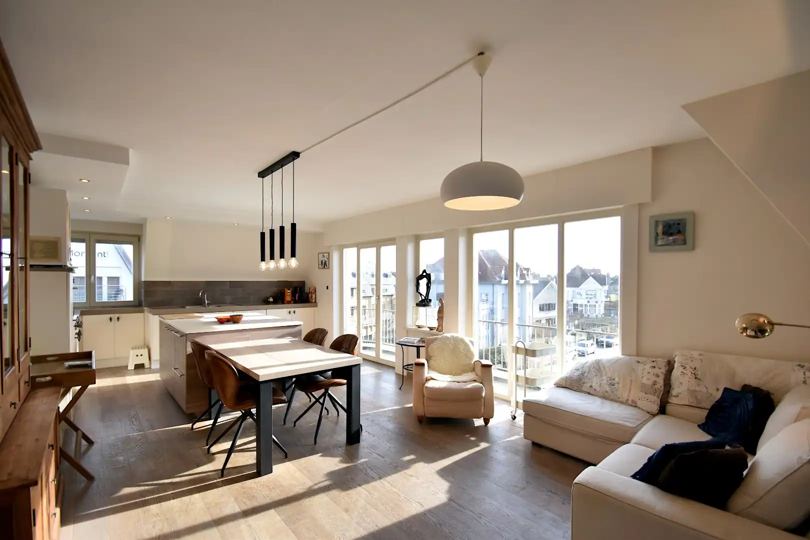 Zonnig 3-slaapkamerappartement in de Concessie, vlak bij zee foto 2