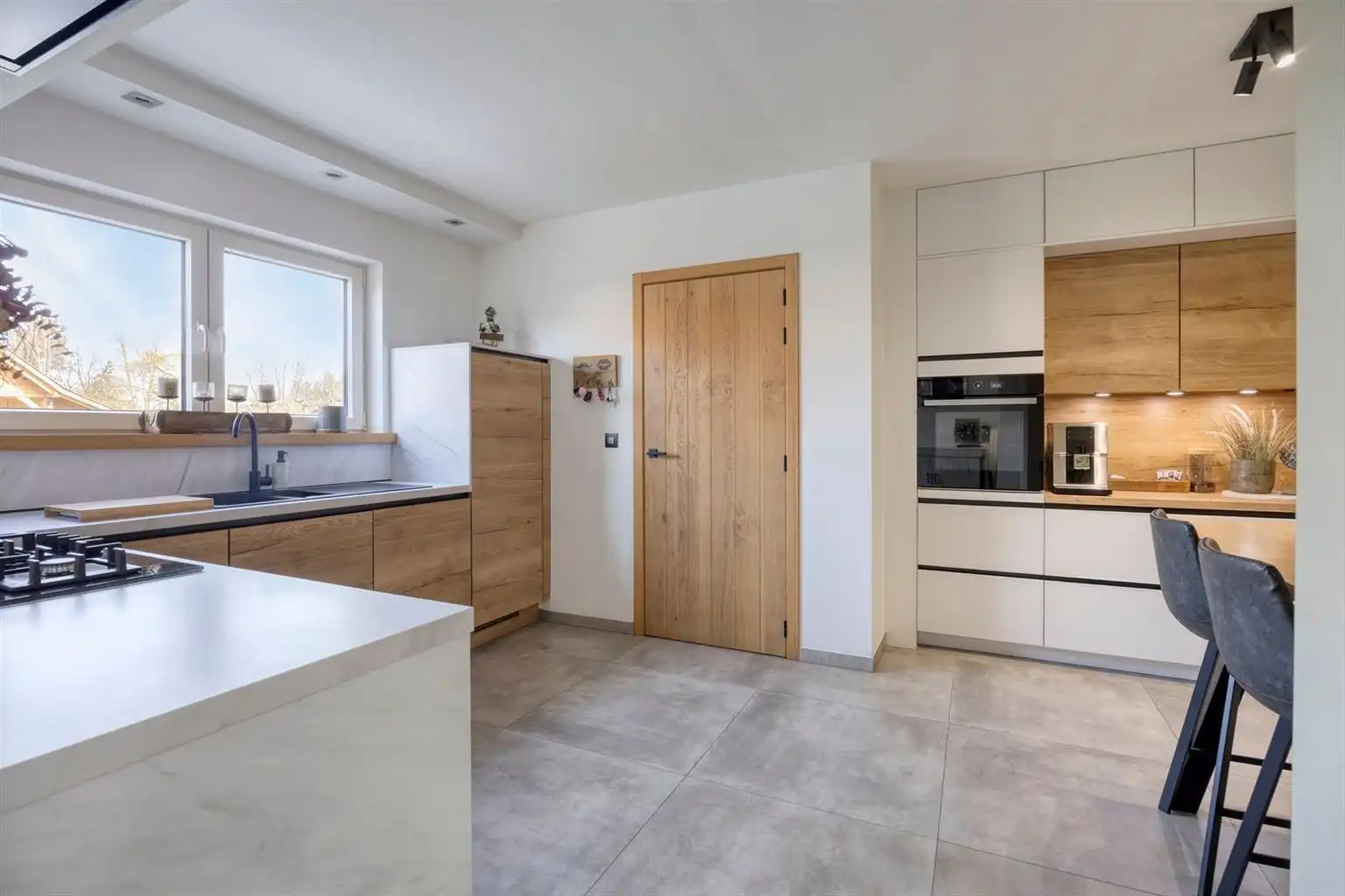 Vrijstaande woning met 3 slaapkamers, inpandige garage, omheinde tuin en zonnepanelen, zeer rustig gelegen in het landelijke Molenbeersel. foto 11