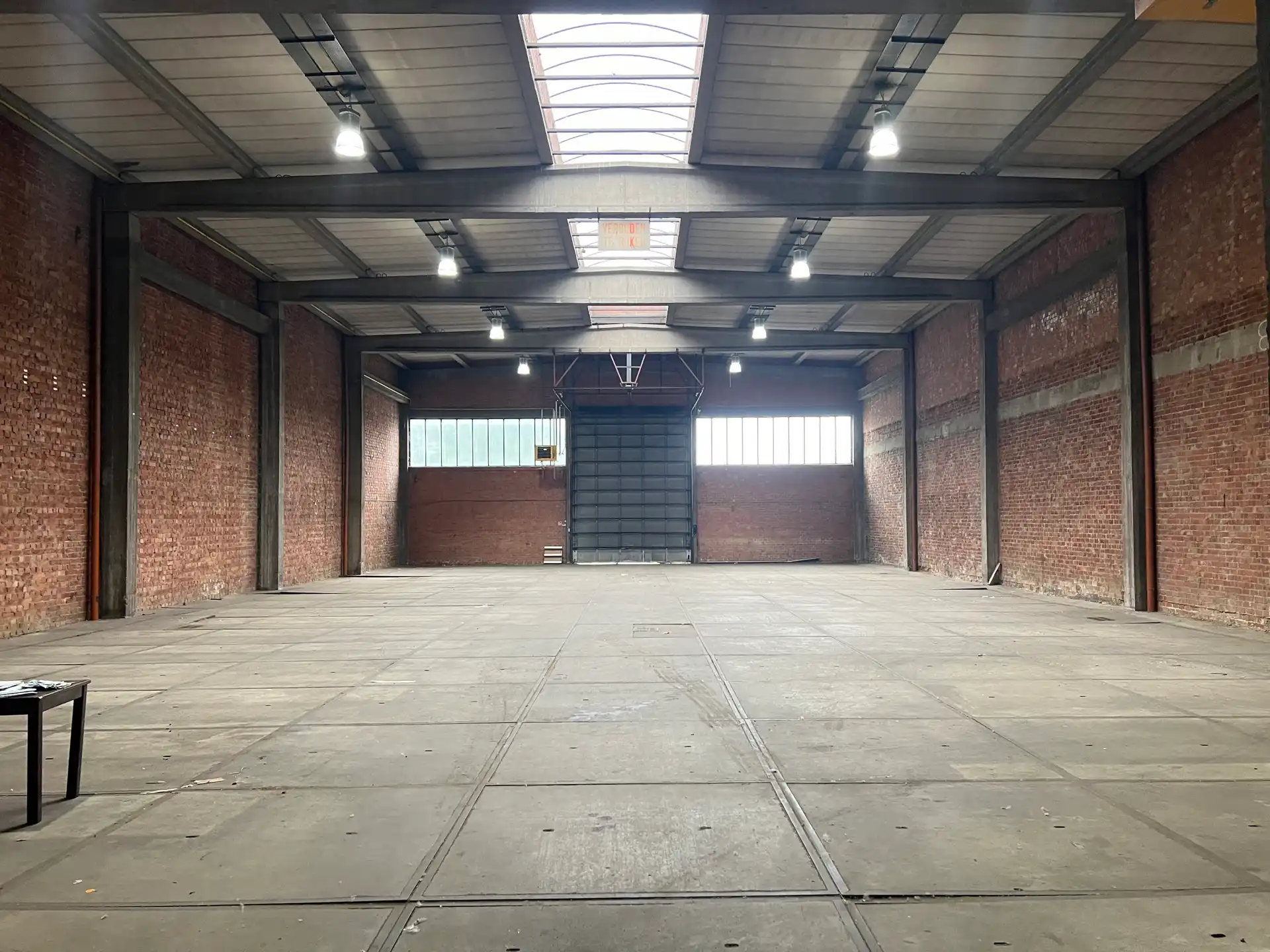Magazijn te huur foto 2