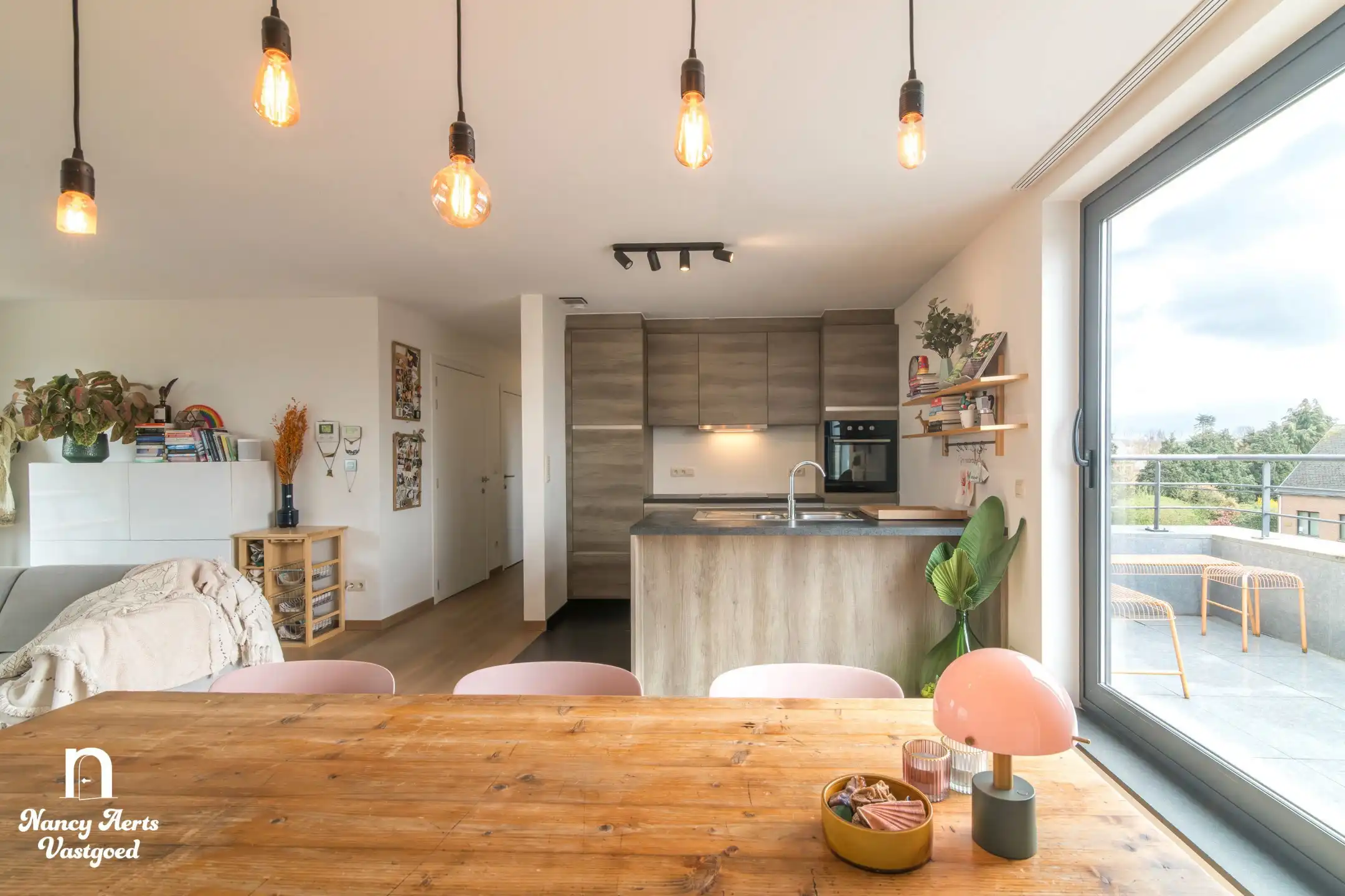 Lichtrijk penthouse met groot rondom terras en 2 parkings foto 5