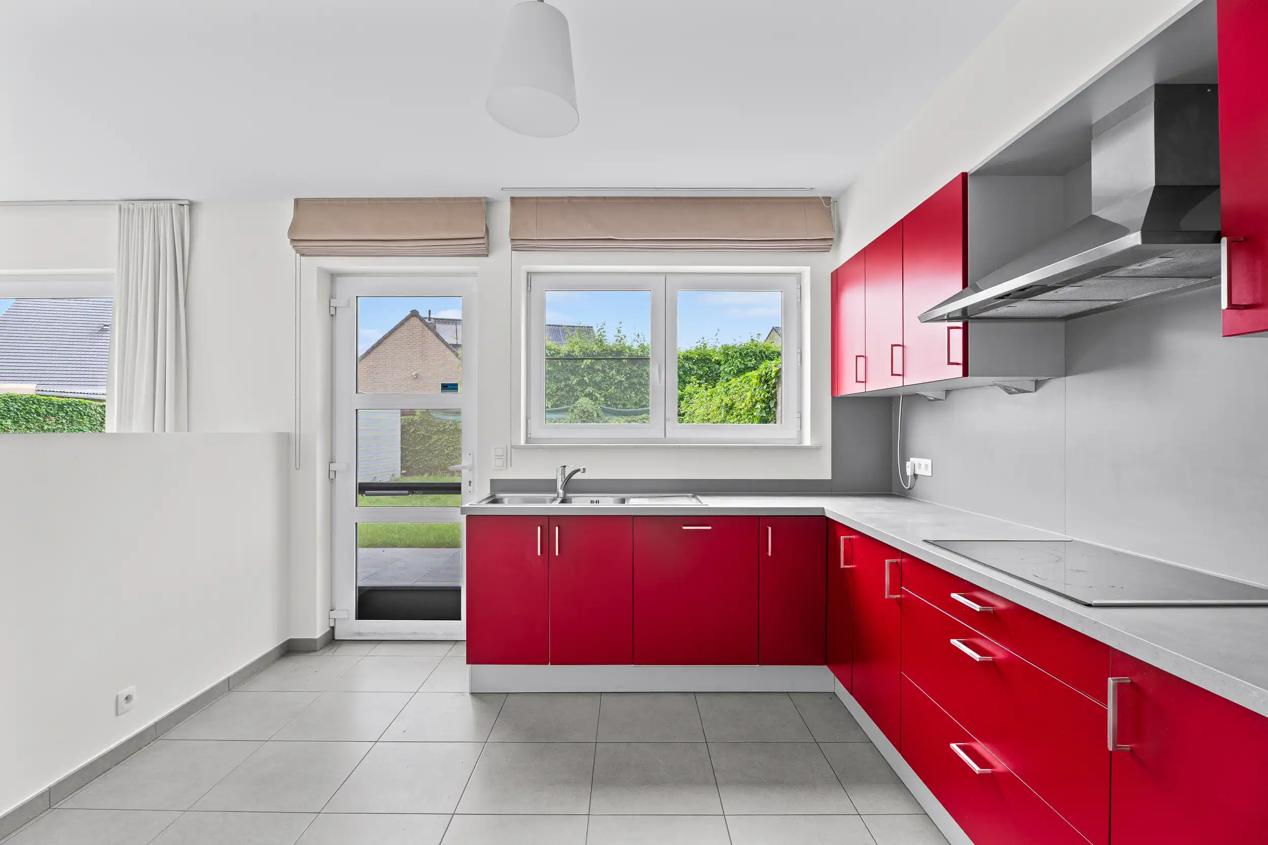 Moderne en energiezuinige gezinswoning in hartje Lochristi foto 11