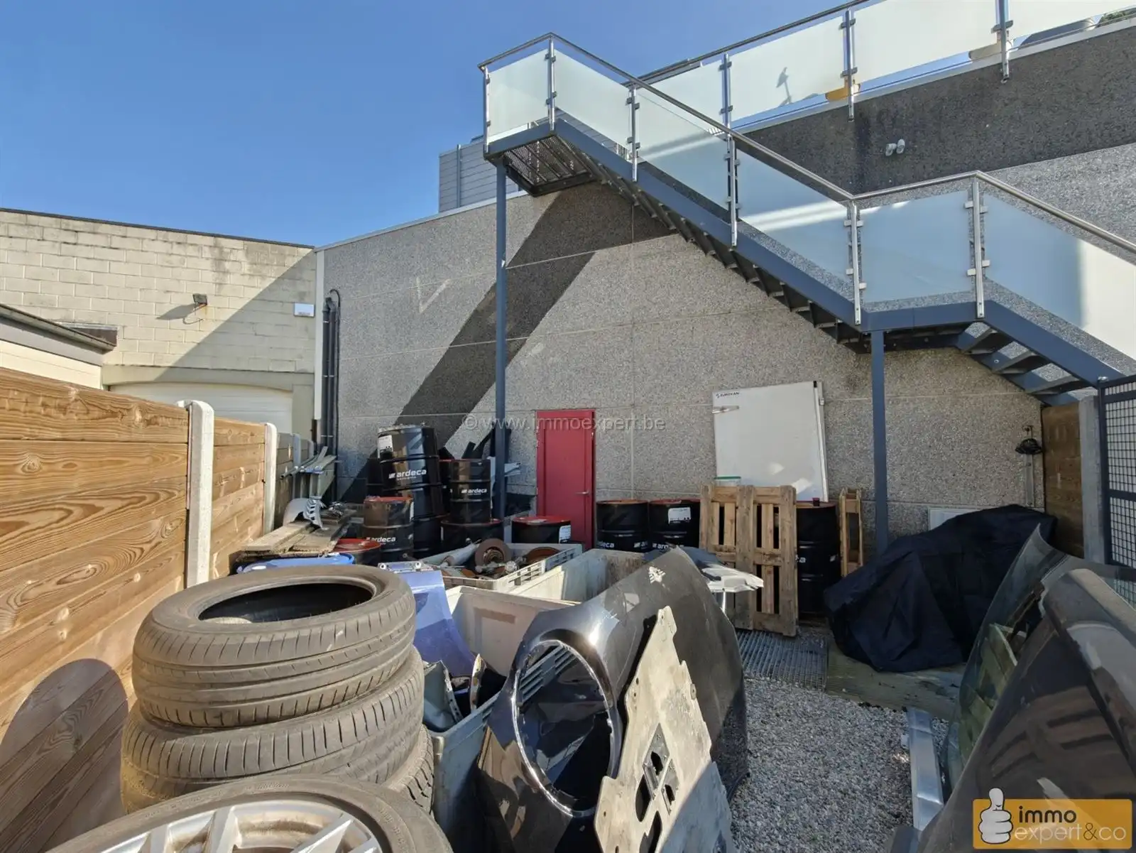 ROOSDAAL : Goed gelegen en volledig uitgeruste werkplaats / carrosserie bedrijf foto 19