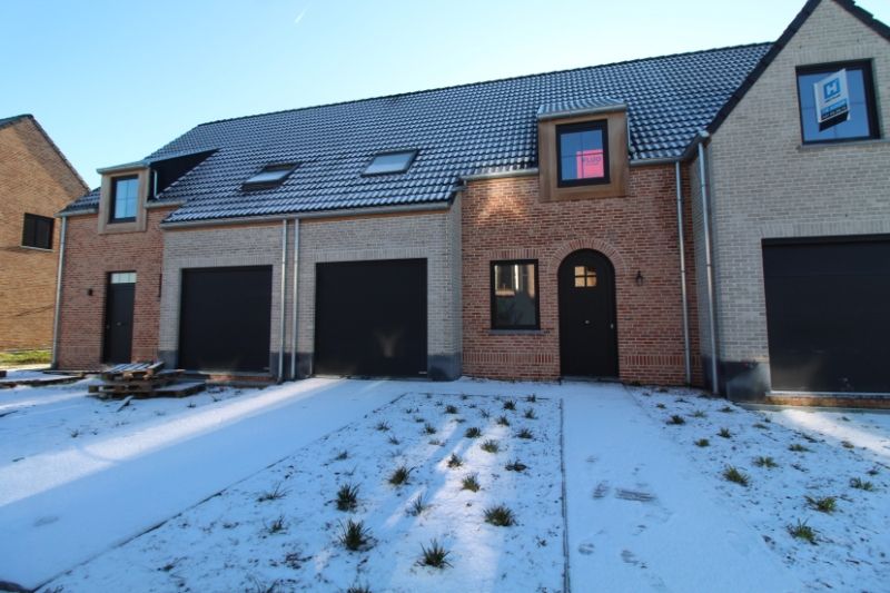 Zeer energiezuinige nieuwbouwwoning te Roeselare foto 2