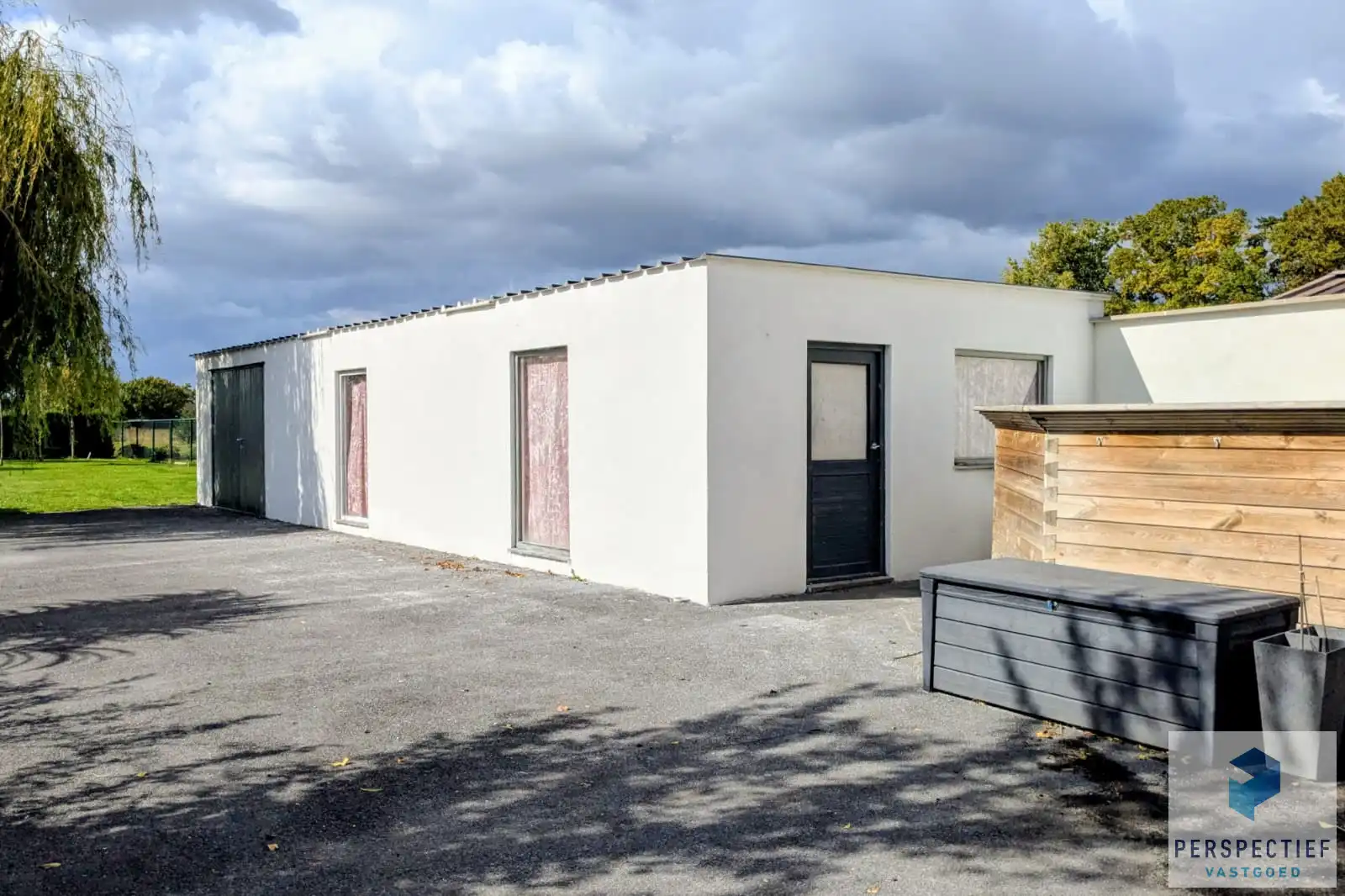 BEZOEKMOMENT ZATERDAG 25/04 VAN 14U TOT 16U | Ruime, instapklare woning met 4 slaapkamers, garage en magazijn op 970 m² foto 3