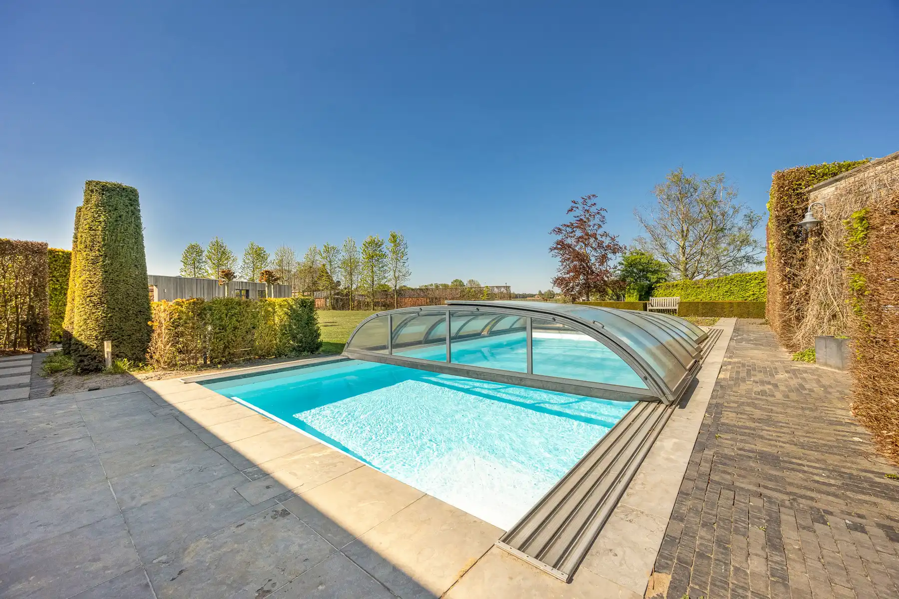 Riante, vrijstaande villa met 4 slaapkamers, zwembad en bijgebouw op een perceel van 2.680m². foto 27