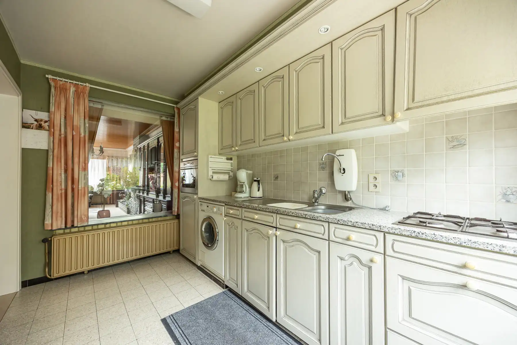 Ééngezinswoning met potentieel, garage en Zuidoost-tuin foto 10