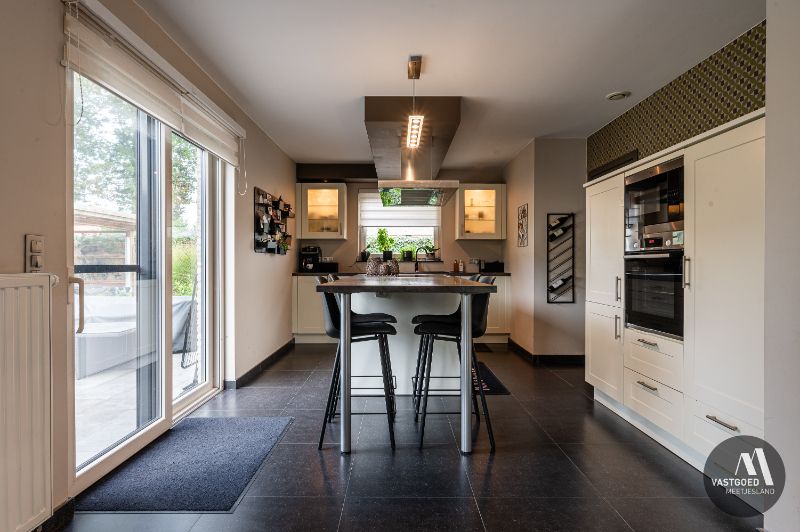 Ruime villa op een toplocatie in Maldegem foto 8
