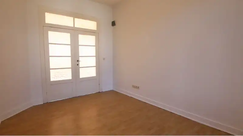 Vernieuwd 1-slaapkamerappartement te huur in Oostende foto 9