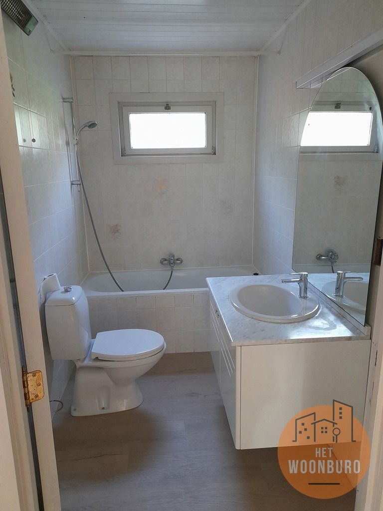 Bungalow met 1 slpk en ruime tuin (10 are) foto 6