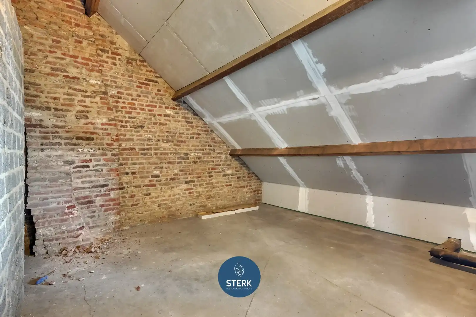 PAND MET 2 APPARTEMENTEN EN HANDELSRUIMTE TE BRIEGDEN-LANAKEN !  foto 32