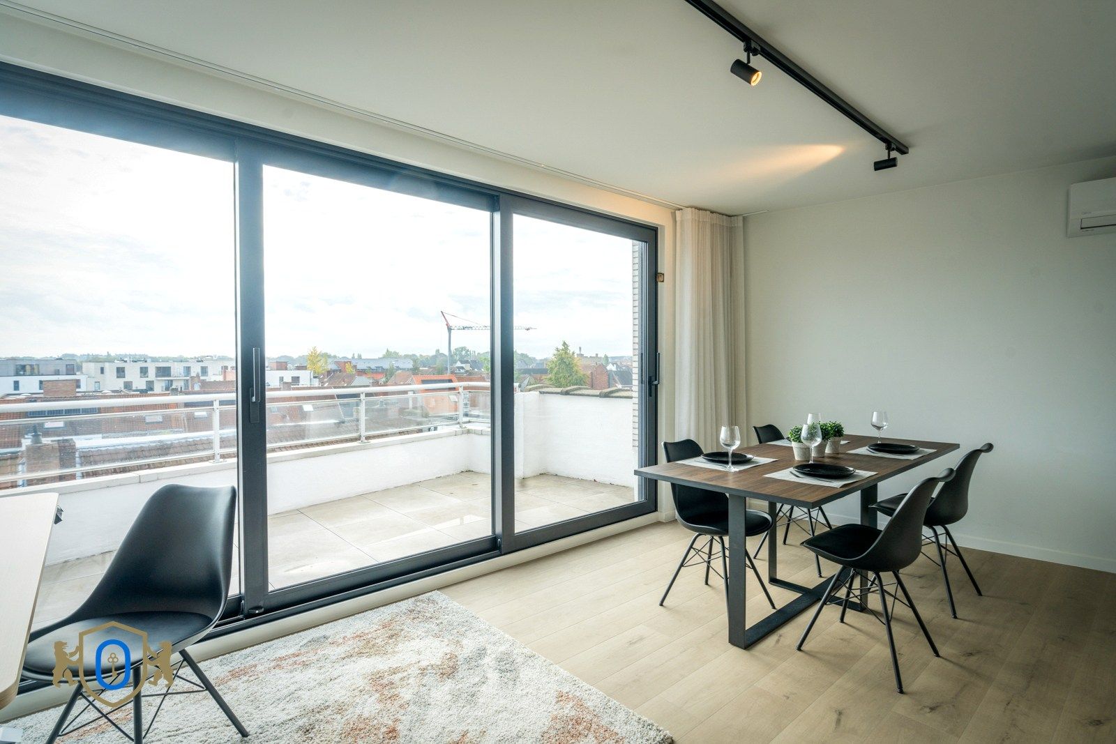Instapklaar 1-slpkr appartement met terras foto 10