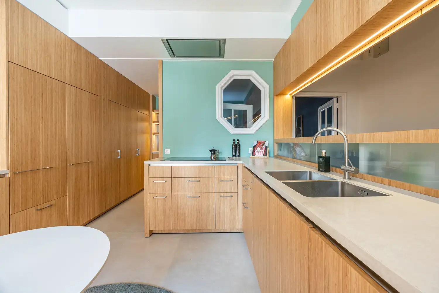 Uitzonderlijk gerenoveerd art-decoappartement van 212 m² met terras aan de Jan van Rijswijcklaan foto 10
