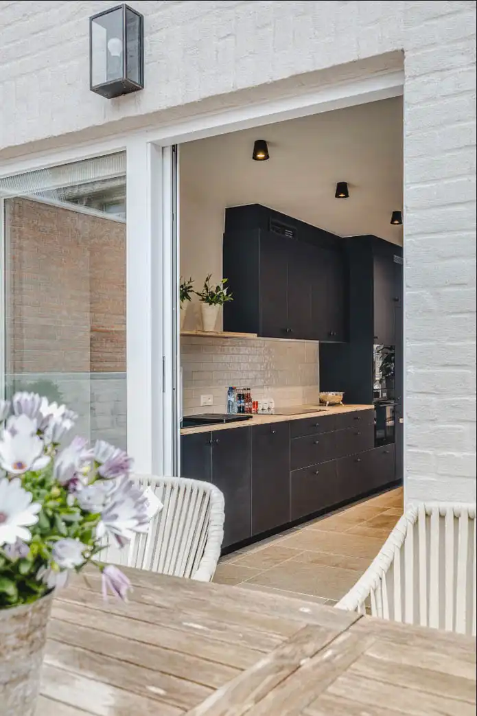 exclusief gerenoveerde herenwoning met garage, zonnige stadstuin en terrassen in het historische hart van Brugge foto 20