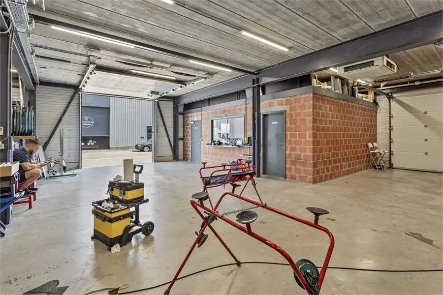 Bedrijfshal te koop in Geel via overdracht van aandelen foto 8