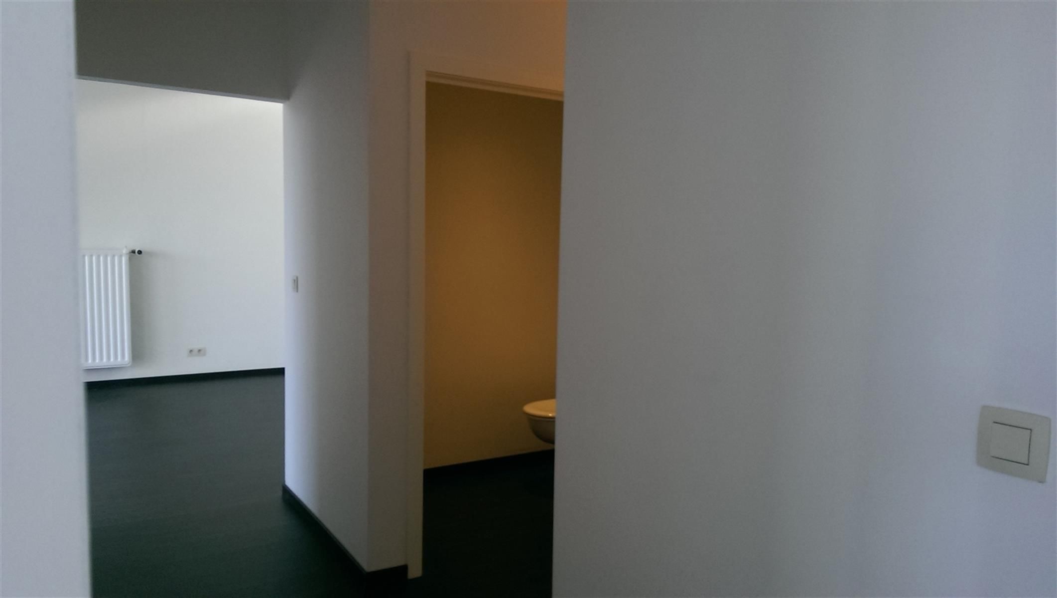 Verzorgde handelsruimte met parkeergelegenheid foto 8