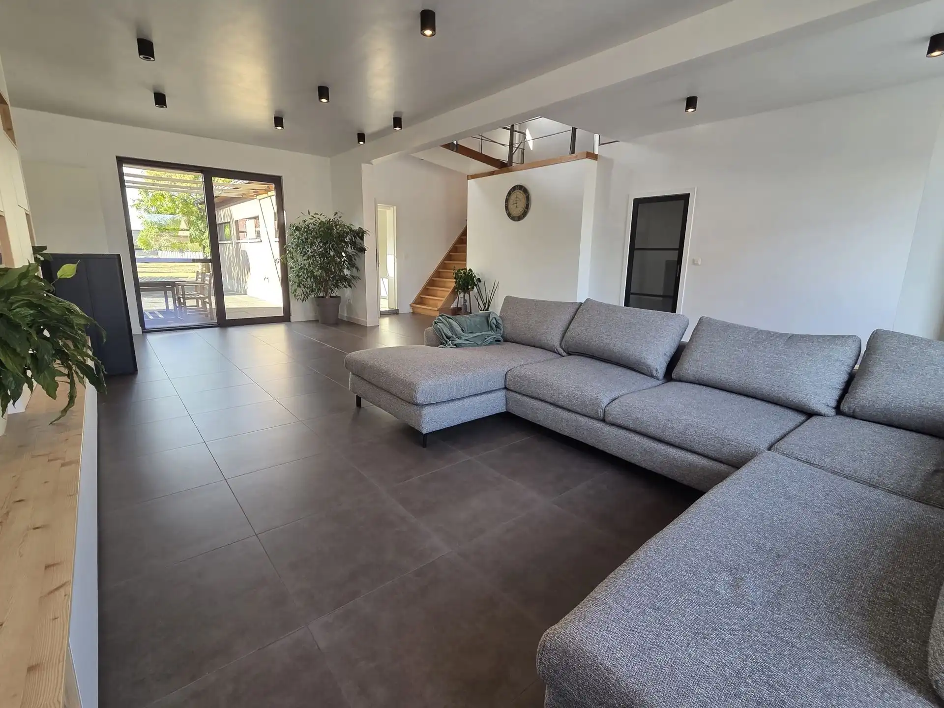 Charmante instapklare woning met zuidgerichte tuin op 1160 m² foto 3