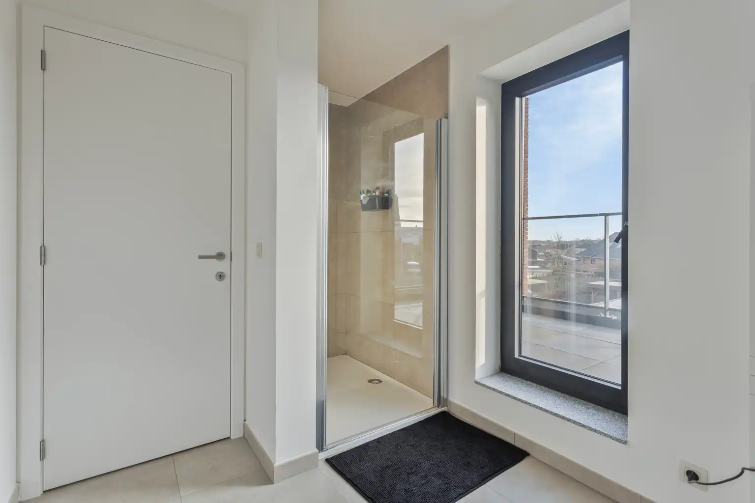Penthouse in uitstekende staat met 2 slpks en 2 carports foto 15