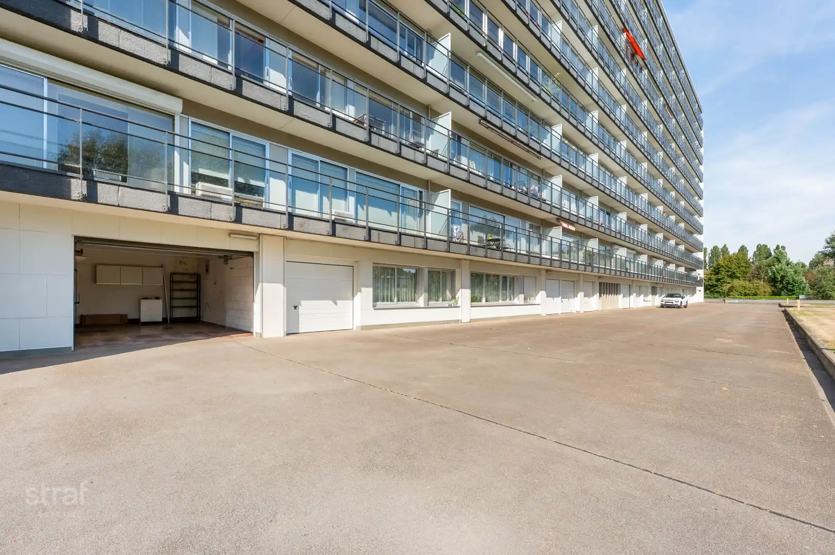 Ruim appartement met prachtig uitzicht en dubbele garagebox foto 15