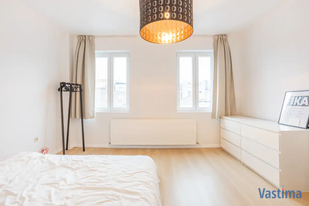 Woning in de stadsrand met 2 slaapkamers, dressing en tuin foto 13