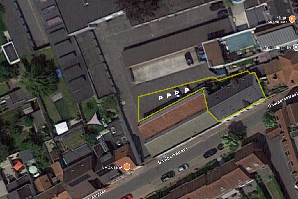 Gerenoveerd handelspand met ruime woning en gezellige stadstuin te centrum Roeselare foto 2