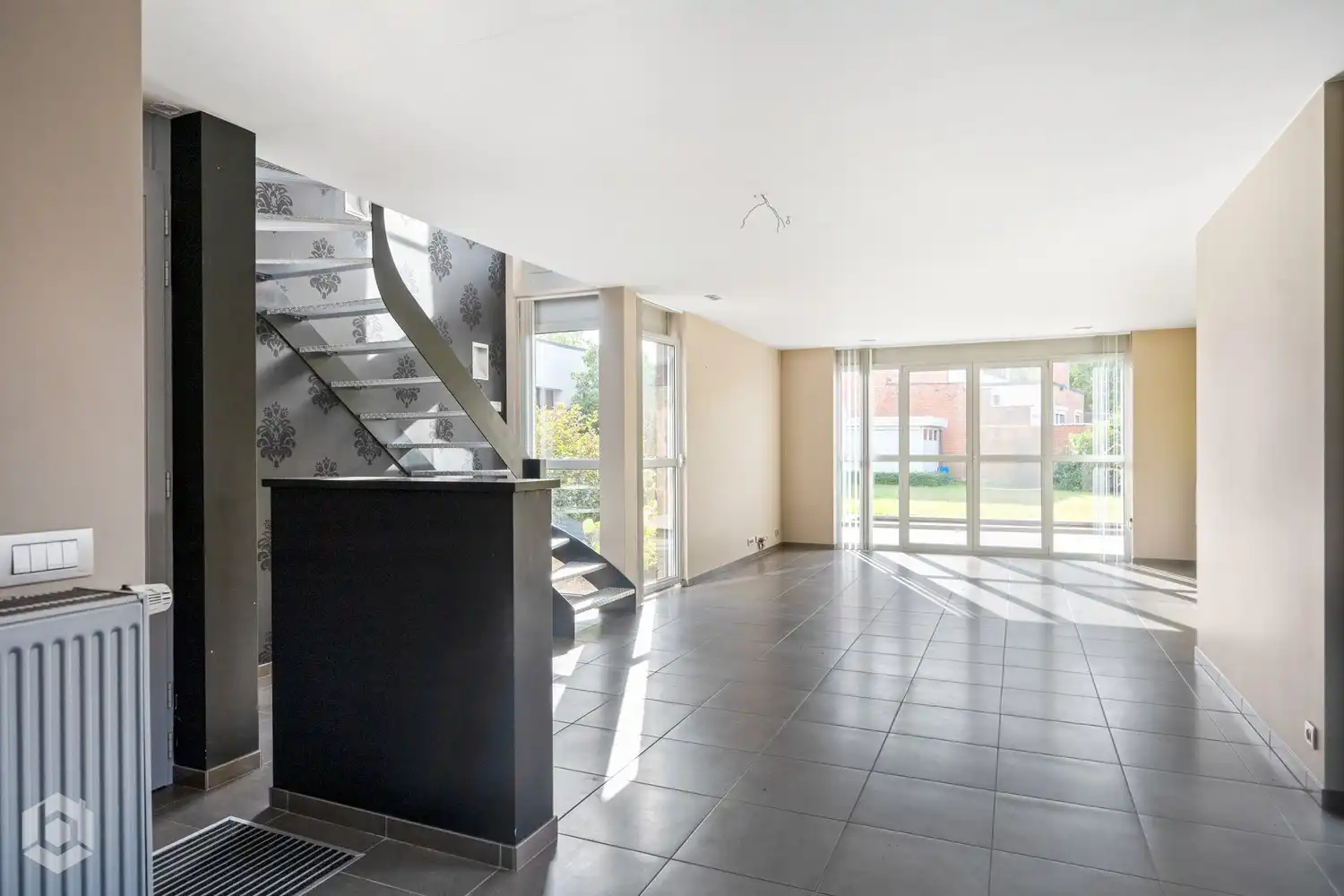Instapklare woning met 2 slpkrs en ruime tuin te Beerzel foto 2