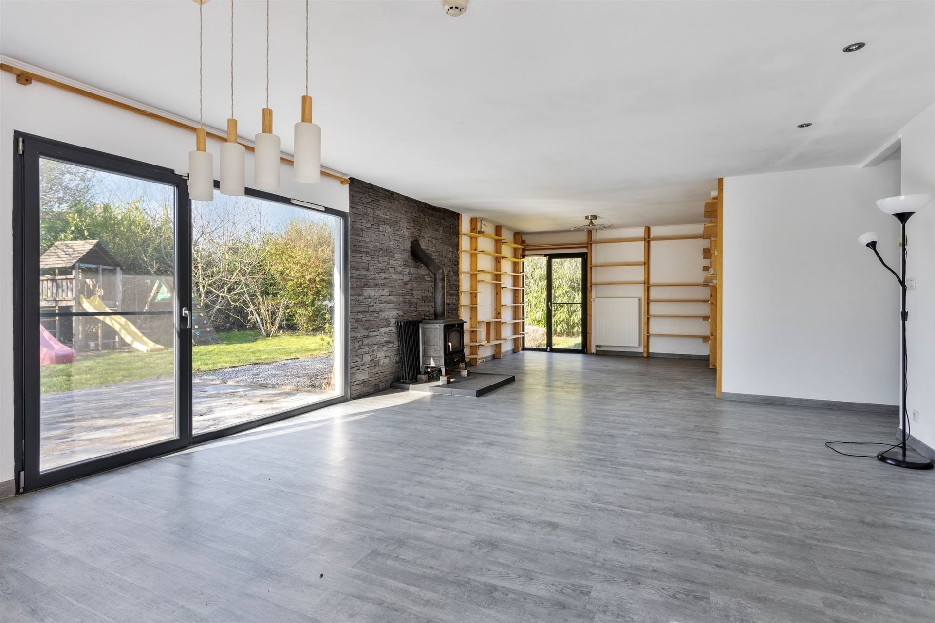 Charmante bungalow op een prachtig perceel in rustige wijk foto 9