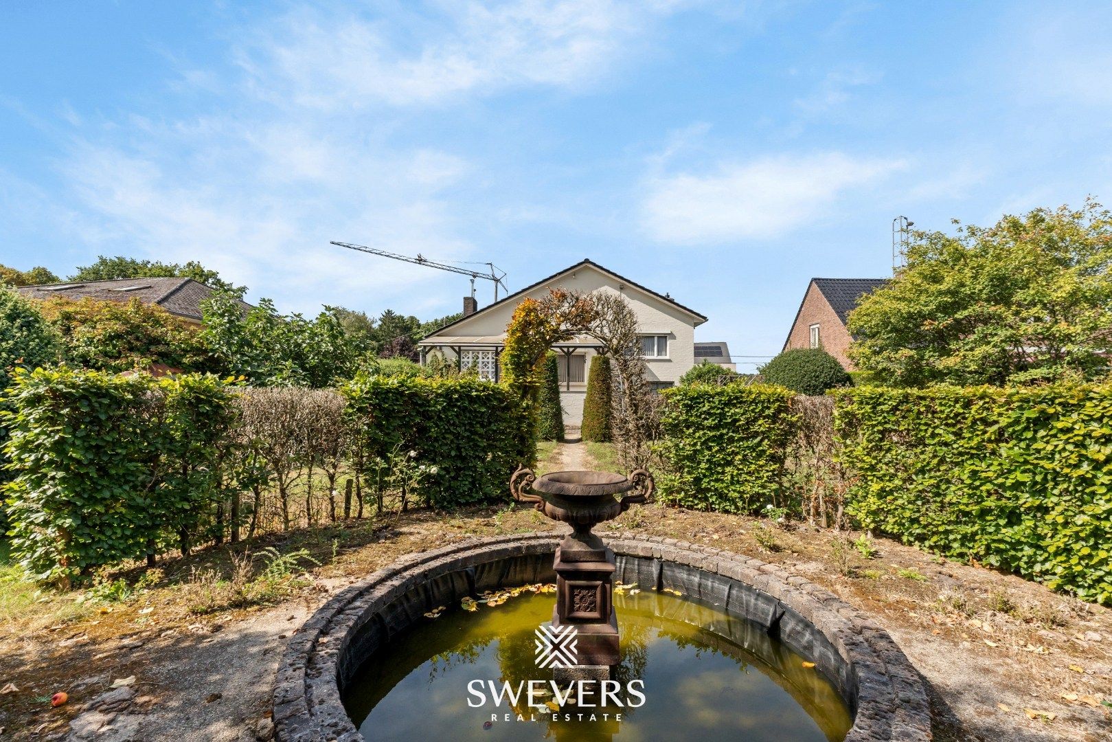 Ruime gezinswoning met 5 SLPK en veel potentieel in groene omgeving foto 27