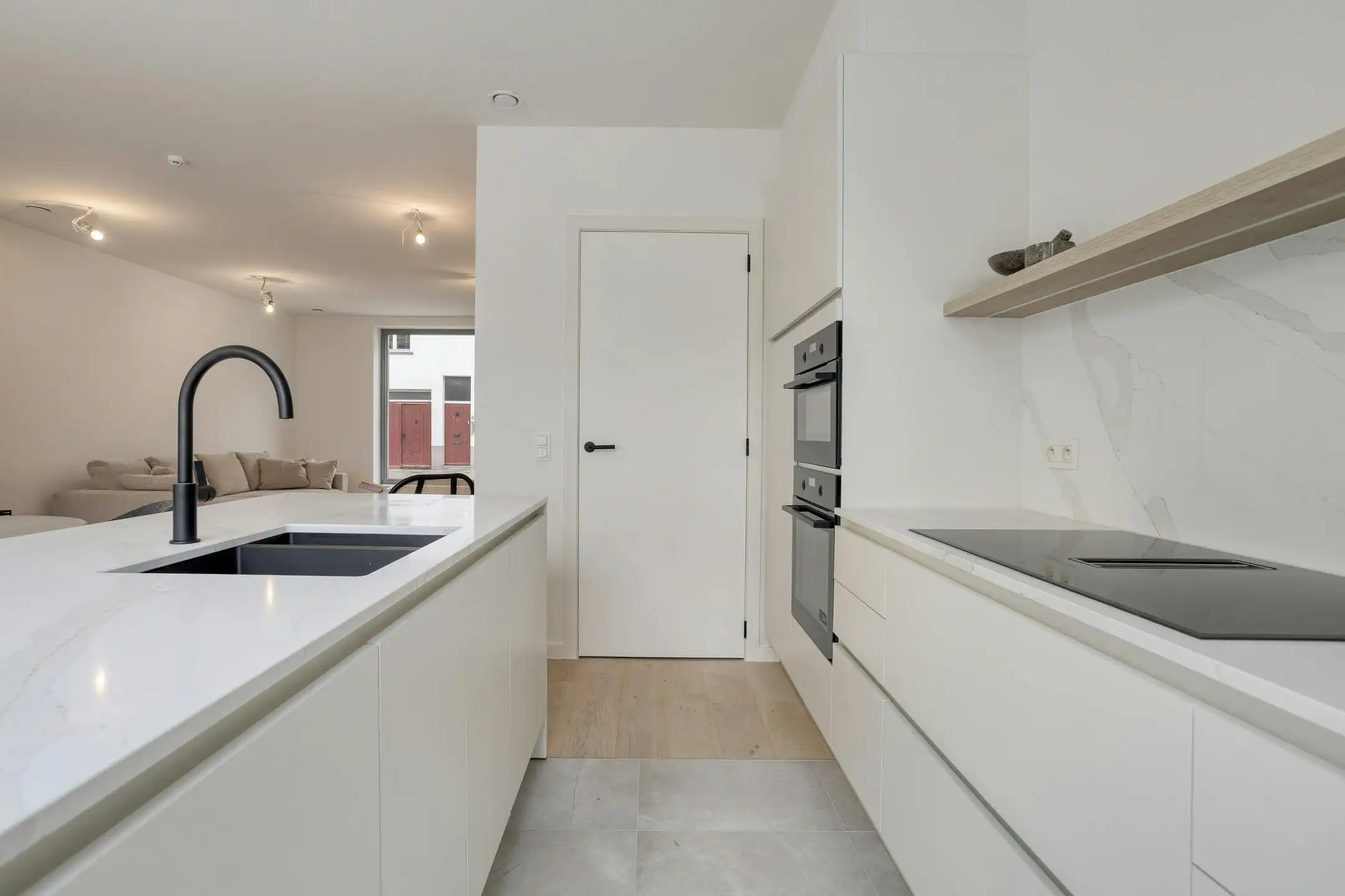 Stijlvol huis te centrum Brugge met 3 slaapkamers en garage foto 6