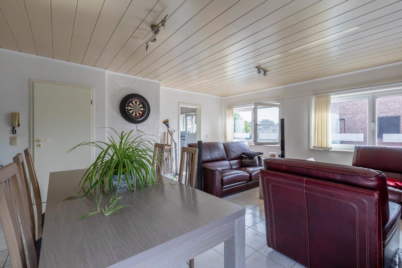 TOPPER ! Opbrengsteigendom met 2 appartementen en 2 garages  foto 8