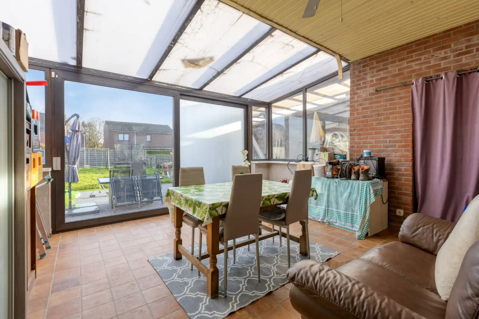 Gerenoveerde woning met 4 slaapkamers gelegen kortbij het centrum foto 12