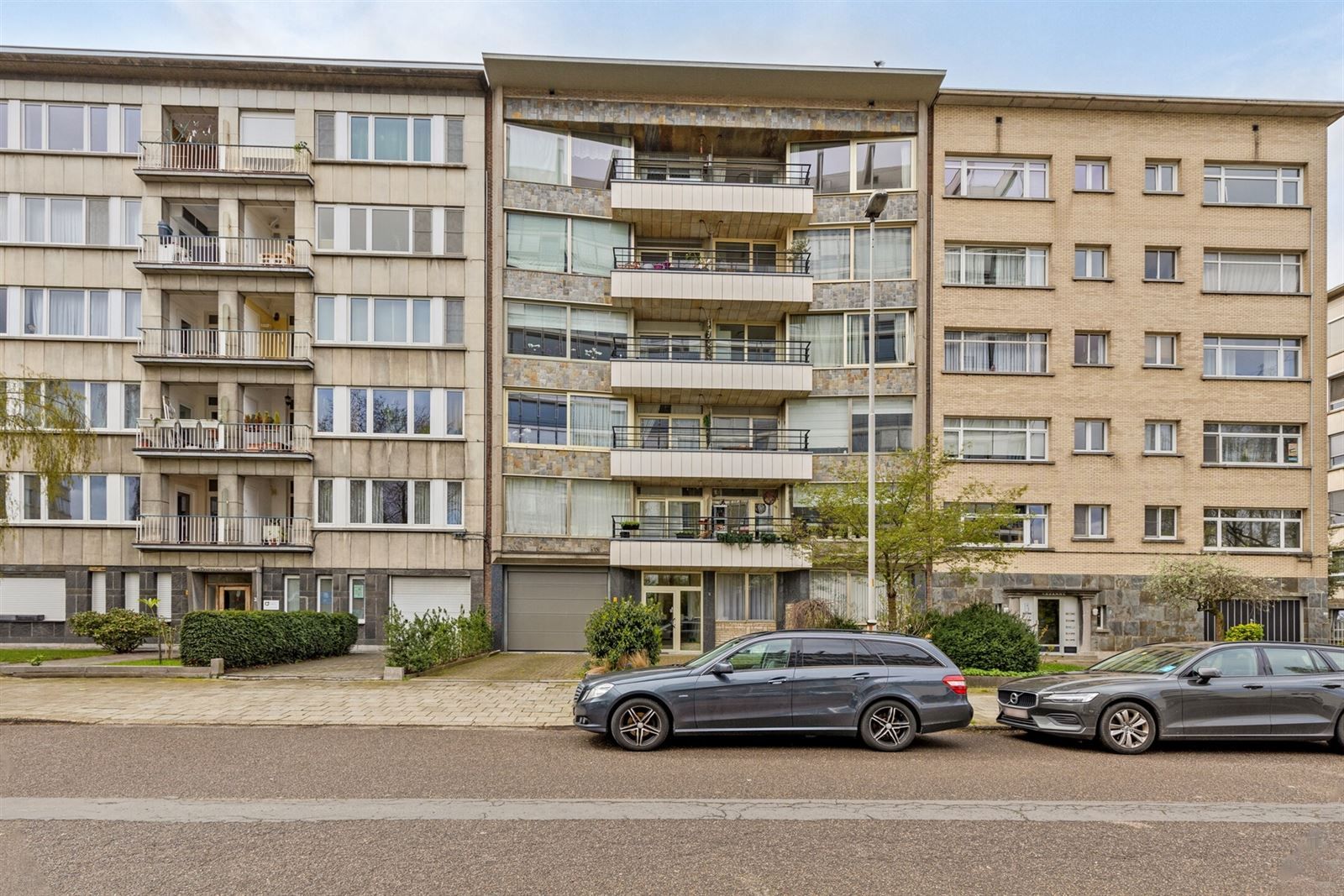 Gunstig gelegen, instapklaar 3 slaapkamer appartement met kelder + P foto 18