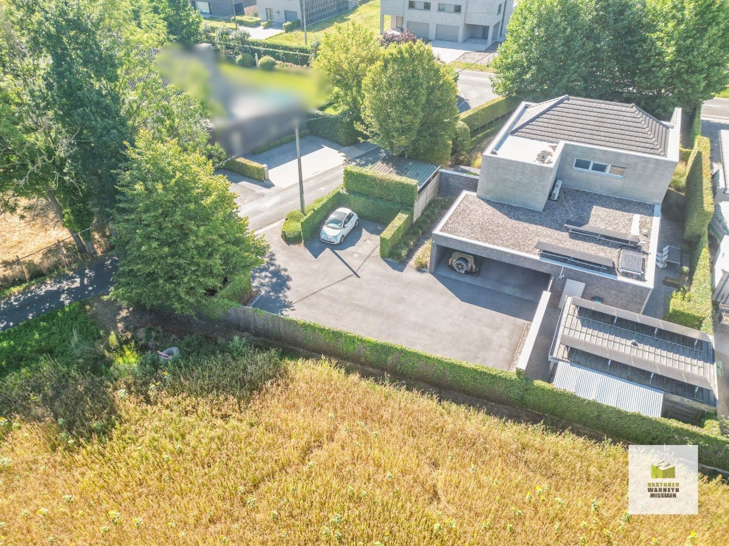 Exclusieve villa met luxueuze afwerking en vergezicht op velden te Zwevezele foto 2