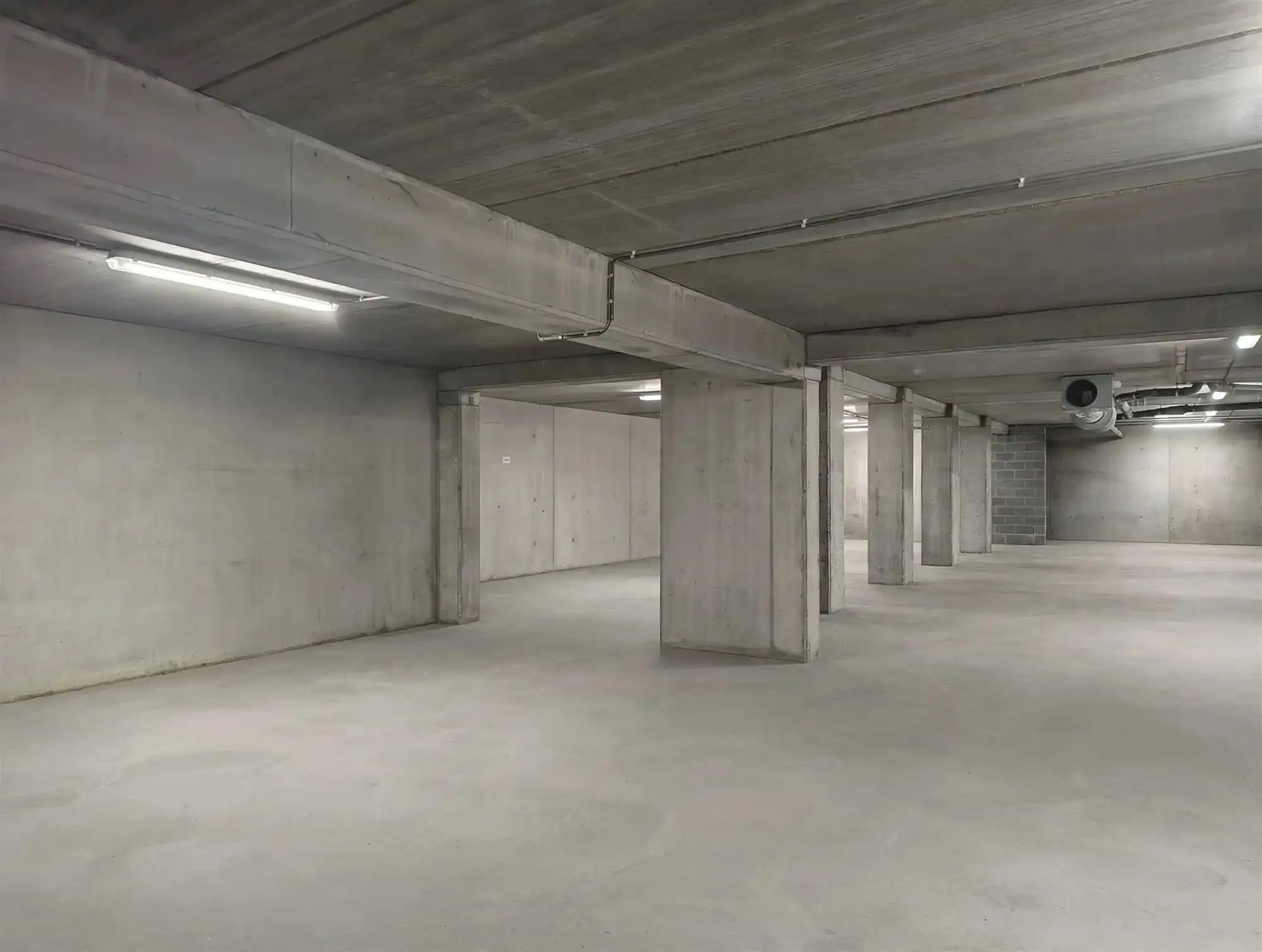 Appartement - Gelijkvloers - met 2 slaapkamers, groot terras en ondergrondse autostaanplaats foto 15
