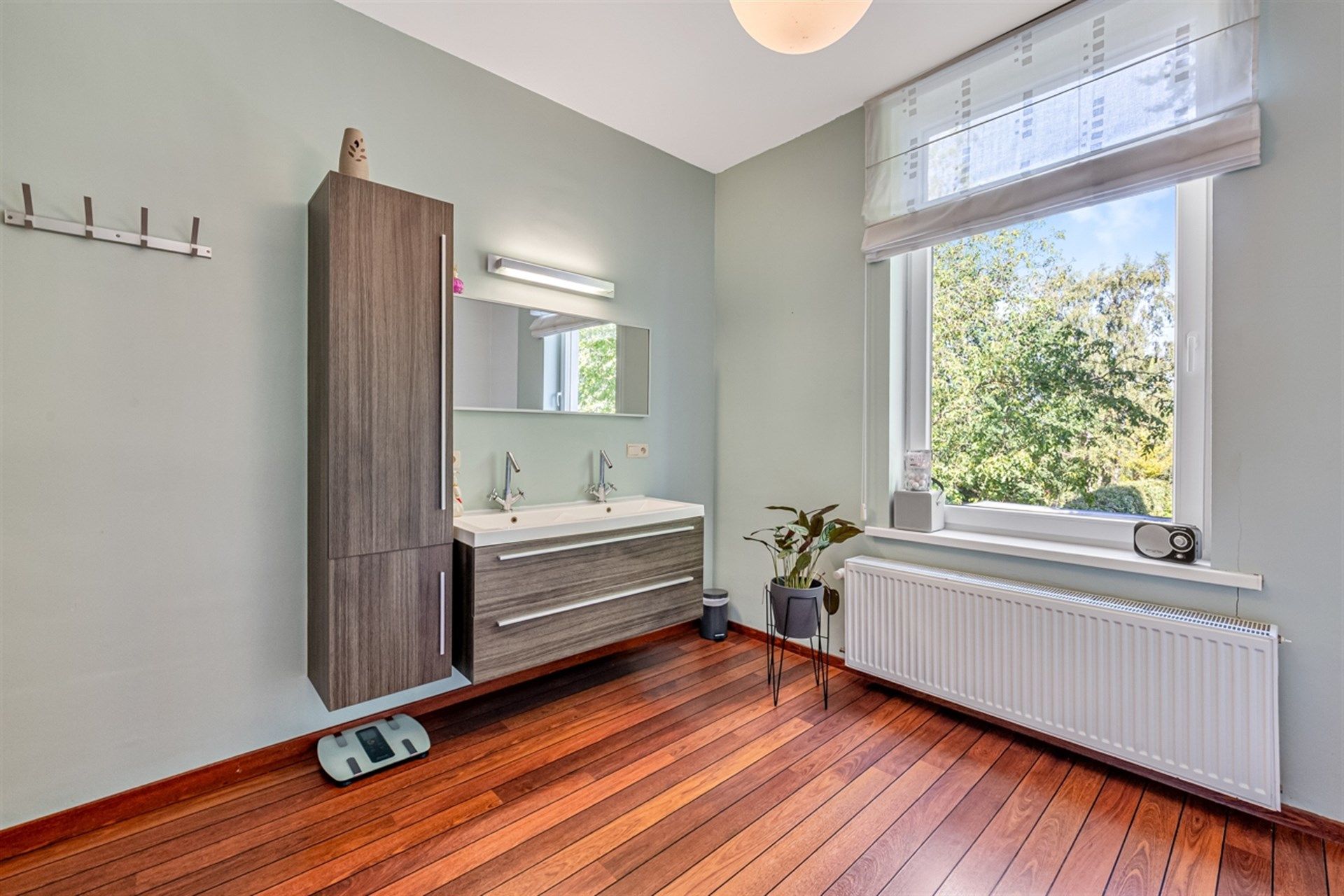 Instapklare gezinswoning in de stadsrand (nabij OLV) met 257m² bewoonbare oppervlakte foto 17