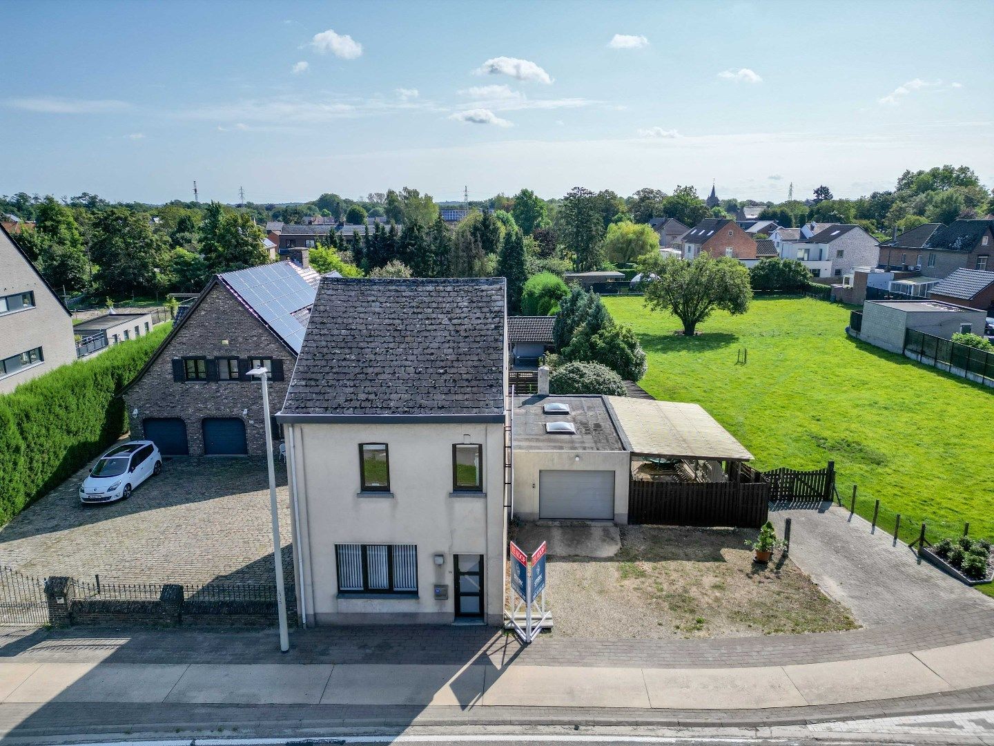 OP TE FRISSEN GEZINSWONING  OP EEN PERCEEL VAN CIRCA 4 ARE TE NEERHAREN ! foto 30