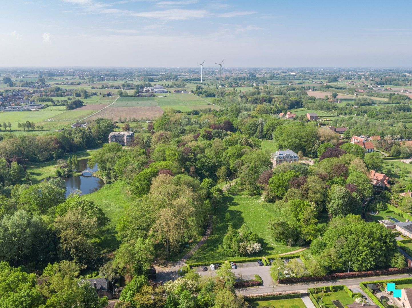 Hoofdfoto van de publicatie: Unieke te renoveren woning / bouwgrond, rustig en groen gelegen te Wallemote
