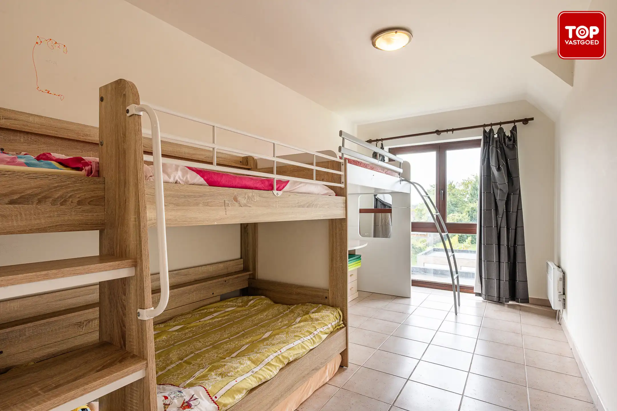 Ruim en lichtrijk 2 slaapkamerappartement in Waarschoot foto 14