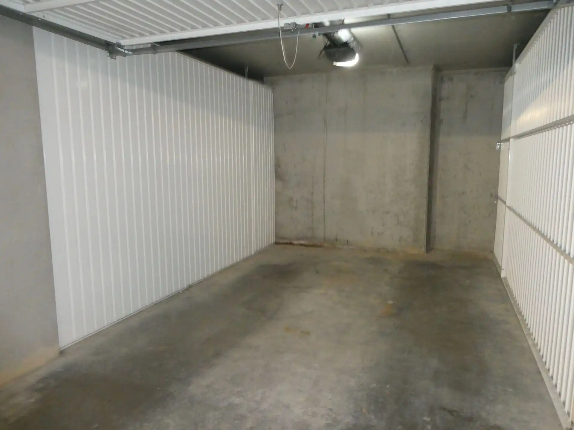GESLOTEN GARAGEBOX foto 2