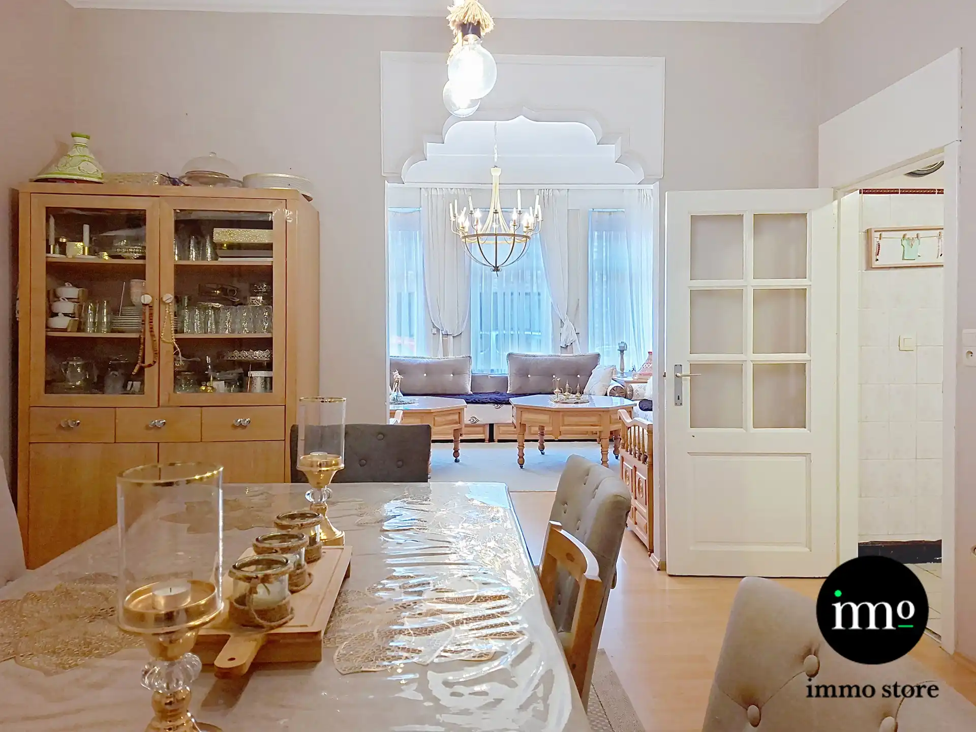 Ruime woning met 4 slpk en veel potentieel foto 9