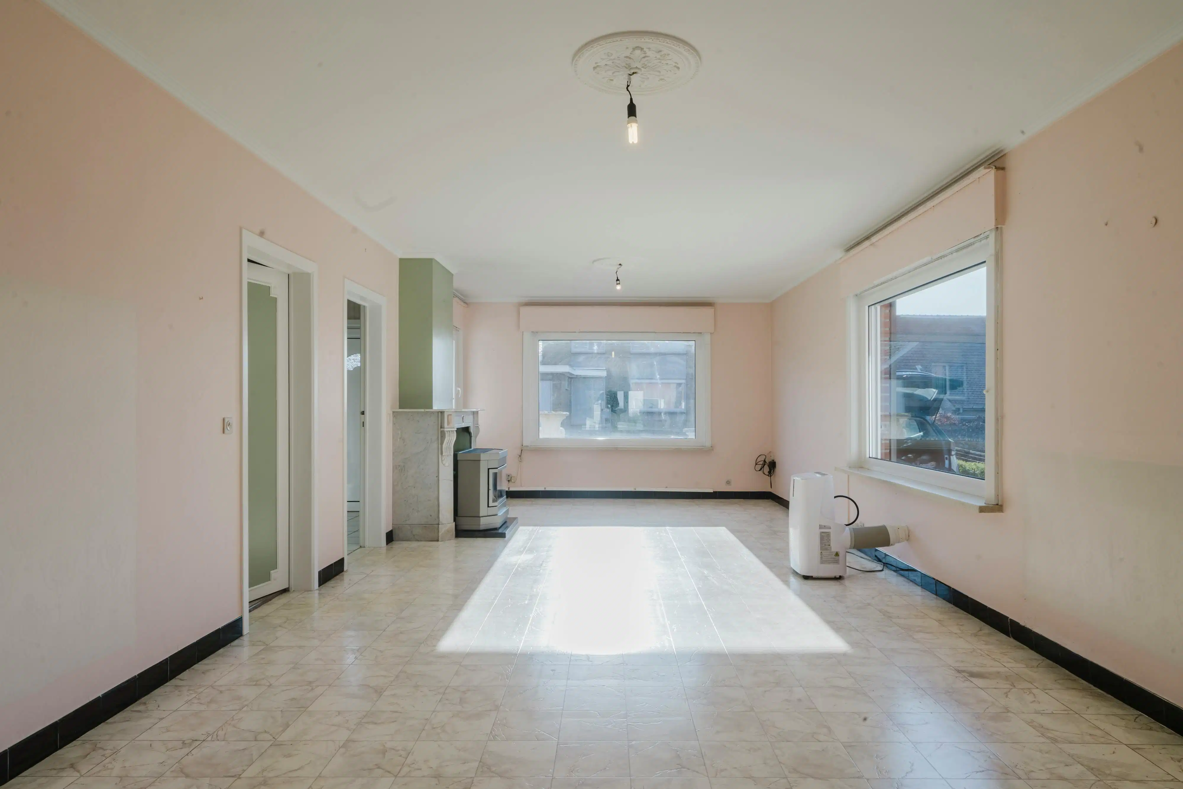 Te renoveren huis te koop met grote tuin, 3 slpk en garage foto 6