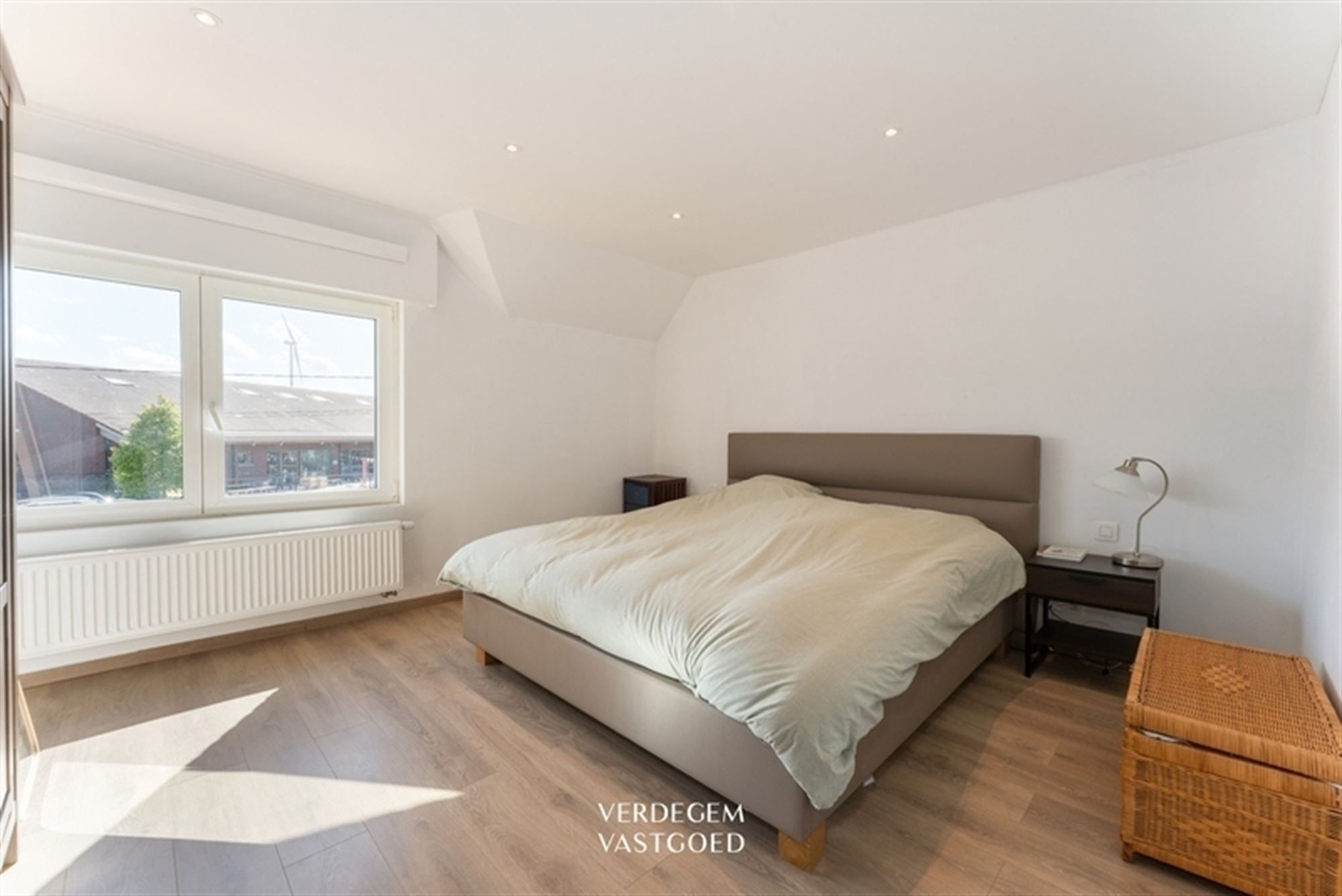 Ultragezellige en instapklare woning in het hart van Wippelgem foto 14