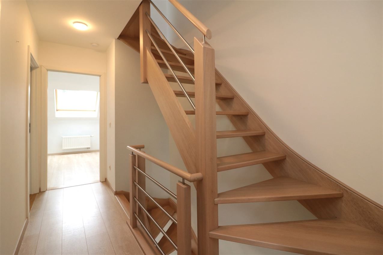 Triplex met groot zuidterras, garage, nabij E314 foto 35