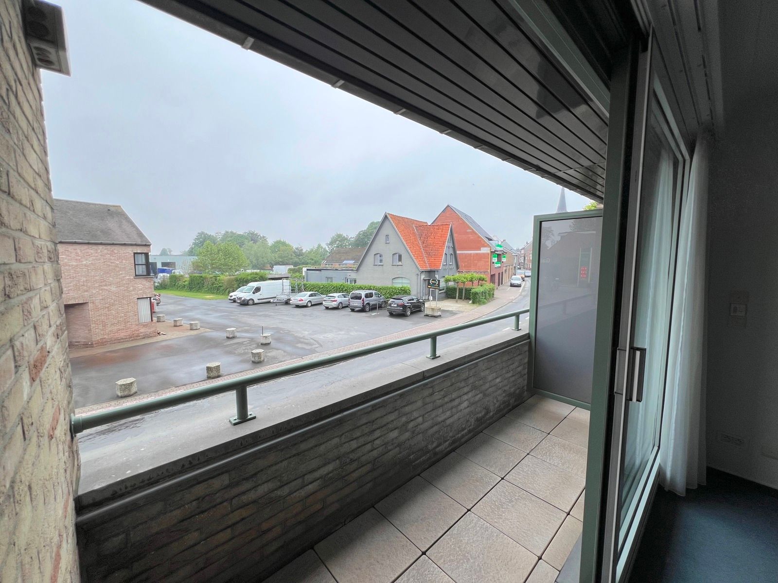 Ruim appartement met 2 slaapkamers, terras en garage foto 10