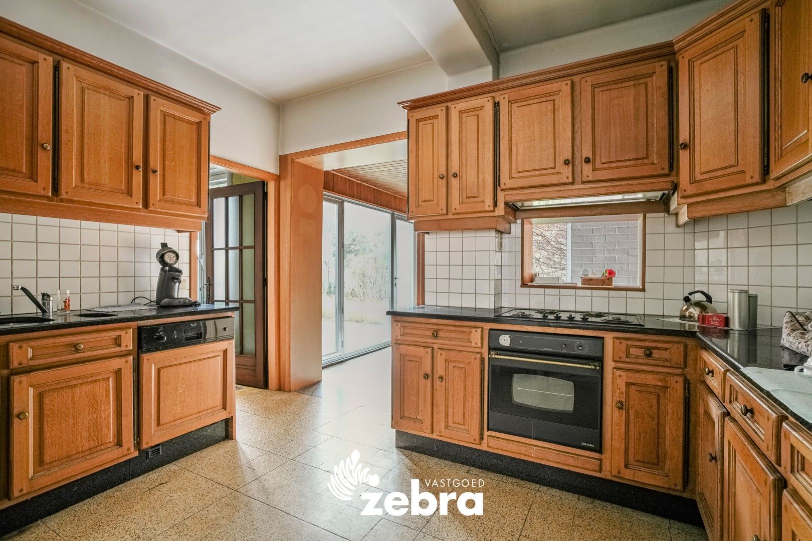 Statige woning met 4 slaapkamers en veel potentieel te centrum Tielt! foto 8