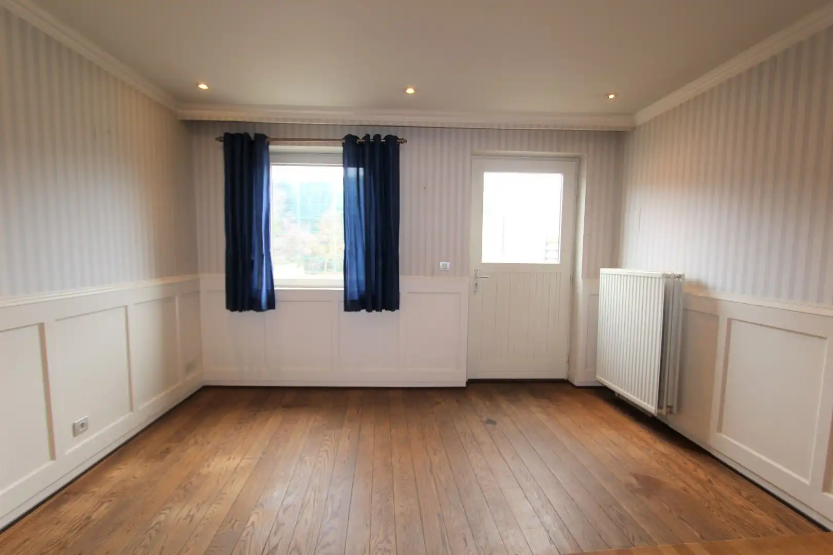 PRACHTIG GELEGEN MODERNE HANDELSWONING foto 12