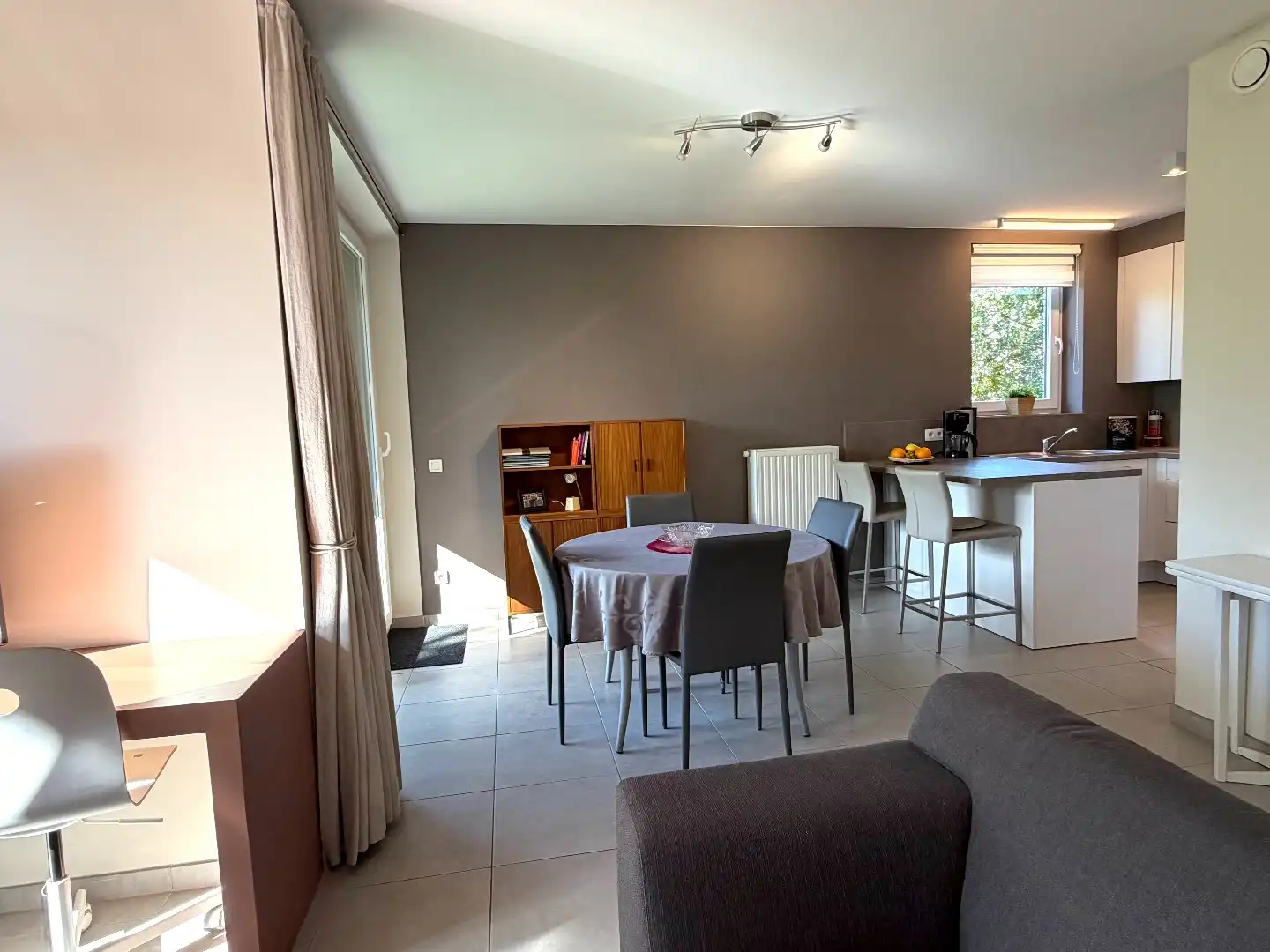 Prachtig appartement met private tuin aan de Lauwse Leieboorden! foto 5