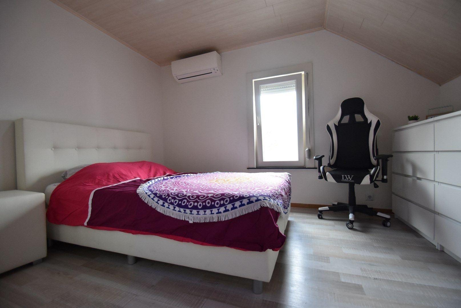 Knap gerenoveerde woning met 3 slaapkamers en tuin  foto 20